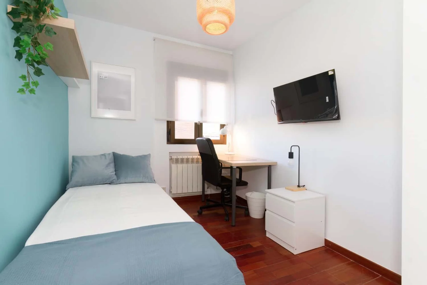 Studentenfreundliches Zimmer in mit modernen Annehmlichkeiten