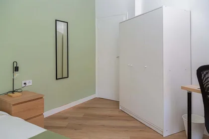 Private room at C. de Mariano Barbasán, 12, 50006 Zaragoza, Spain, image 2 of 33