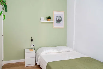 Private room at C. de Mariano Barbasán, 12, 50006 Zaragoza, Spain, image 20 of 33