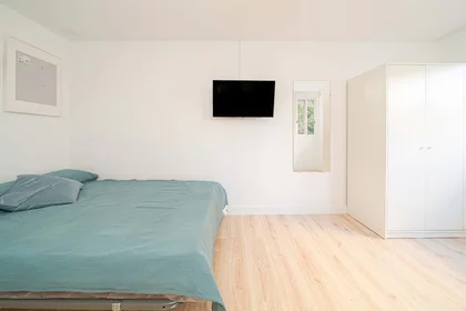 Private room at C. Antonio Pascual Quiles, 5, 2º, 03201 Elx, Alicante, Spain, image 3 of 30