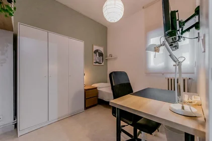 Chambre privée à C. Artesanía, 2, bajo a, 47005 Valladolid, Spain, image 2 de 29