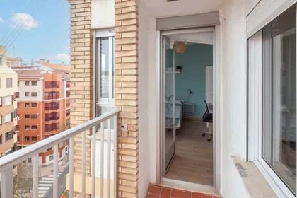 Habitación privada en Av. de l'Alcora, 11, 12006 Castelló de la Plana, Castelló, Spain, imagen 2 de 34