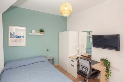 Habitación privada en Av. de l'Alcora, 11, 12006 Castelló de la Plana, Castelló, Spain, imagen 3 de 34