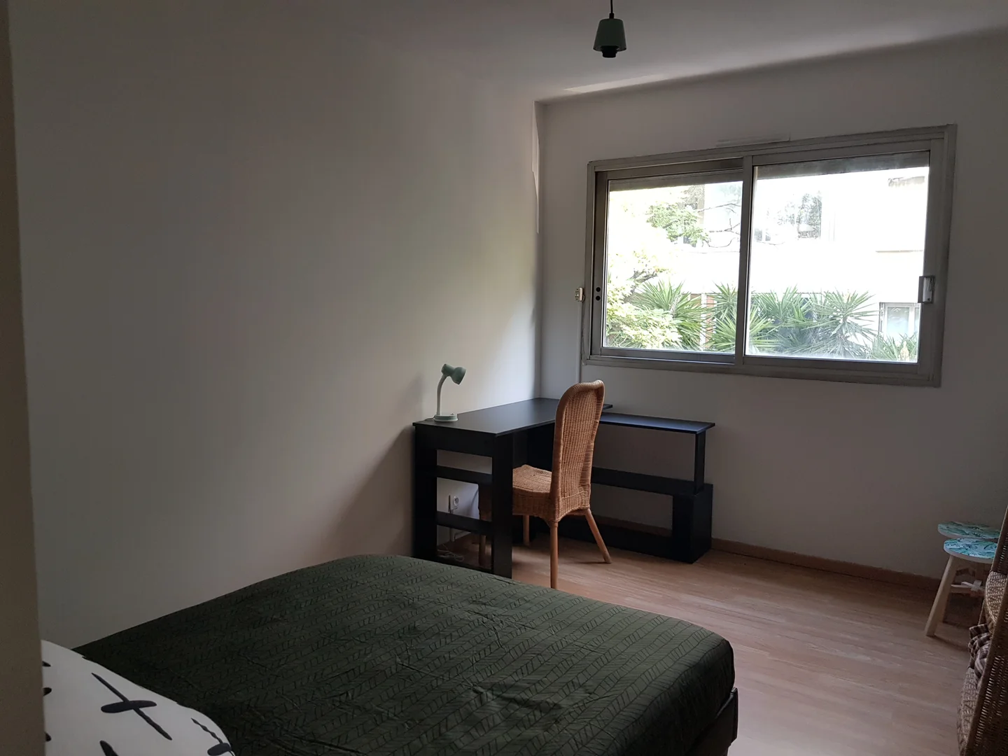 'de öğrenci dairesinde, tamamen mobilyalı kiralık oda