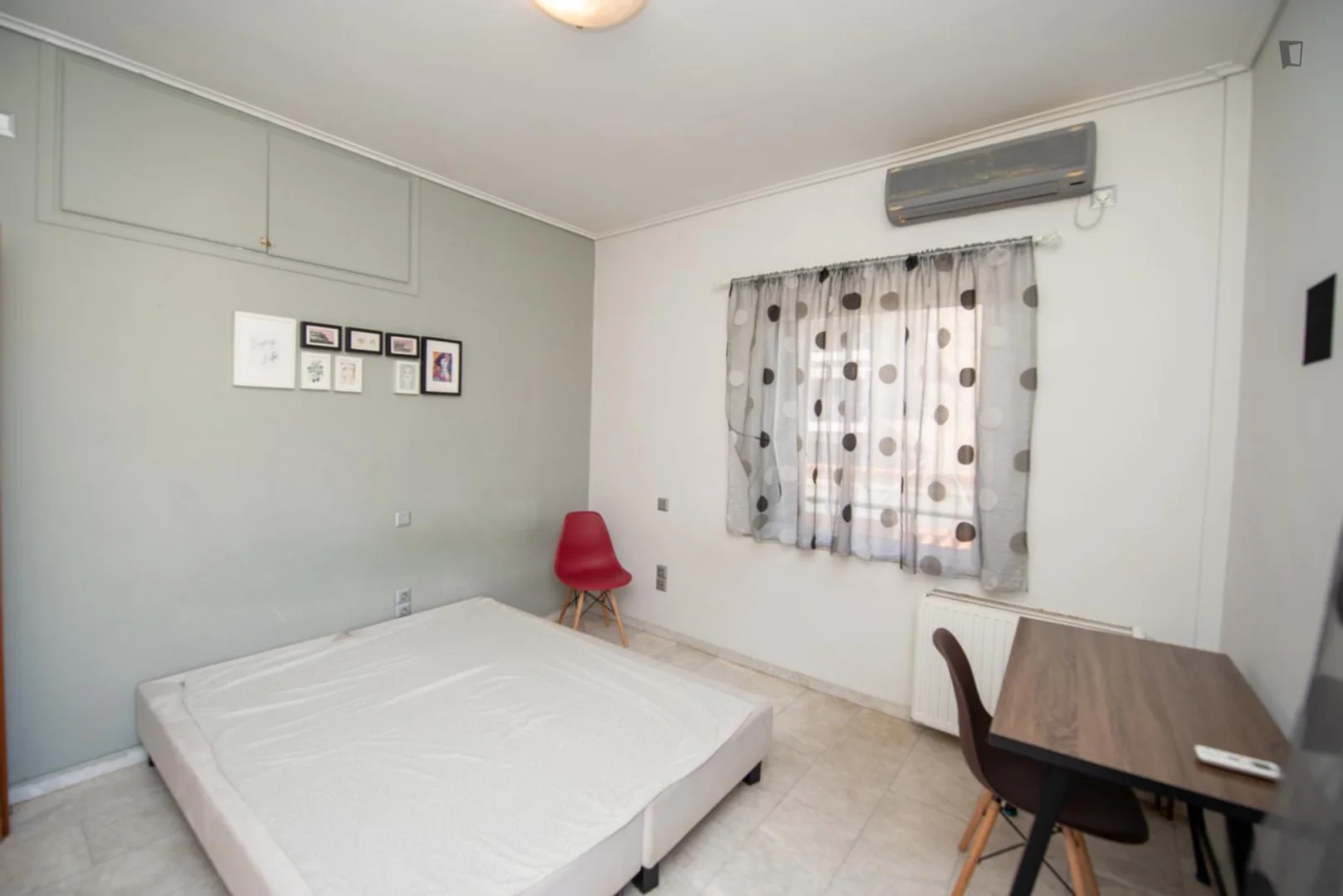Camera per studenti in  con area studio e servizi in comune