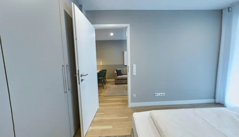 Gesamte Unterkunft in der Tunzhofer Str., bild 3 von 13