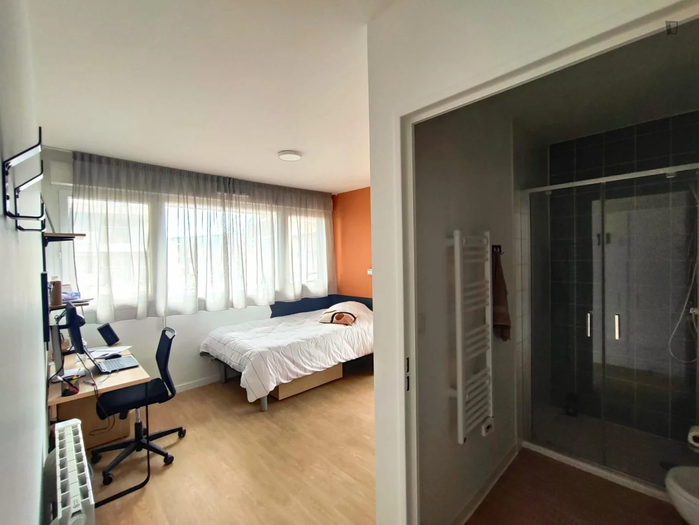 Room for rent in student apartment in , fully furnished