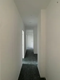 Paylaşımlı oda konumu Via Monte S. Genesio, 24 33 görüntüsü