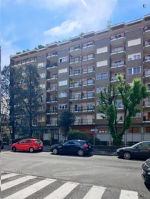 Paylaşımlı oda konumu Via Monte S. Genesio, 31 33 görüntüsü