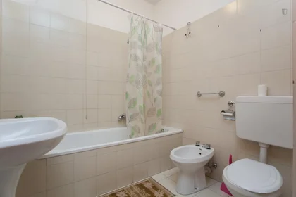 Chambre privée à Via dei Missaglia, image 12 de 16
