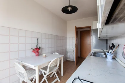 Chambre privée à Via dei Missaglia, image 10 de 16