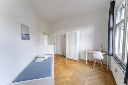 Room for rent with double bed {area}