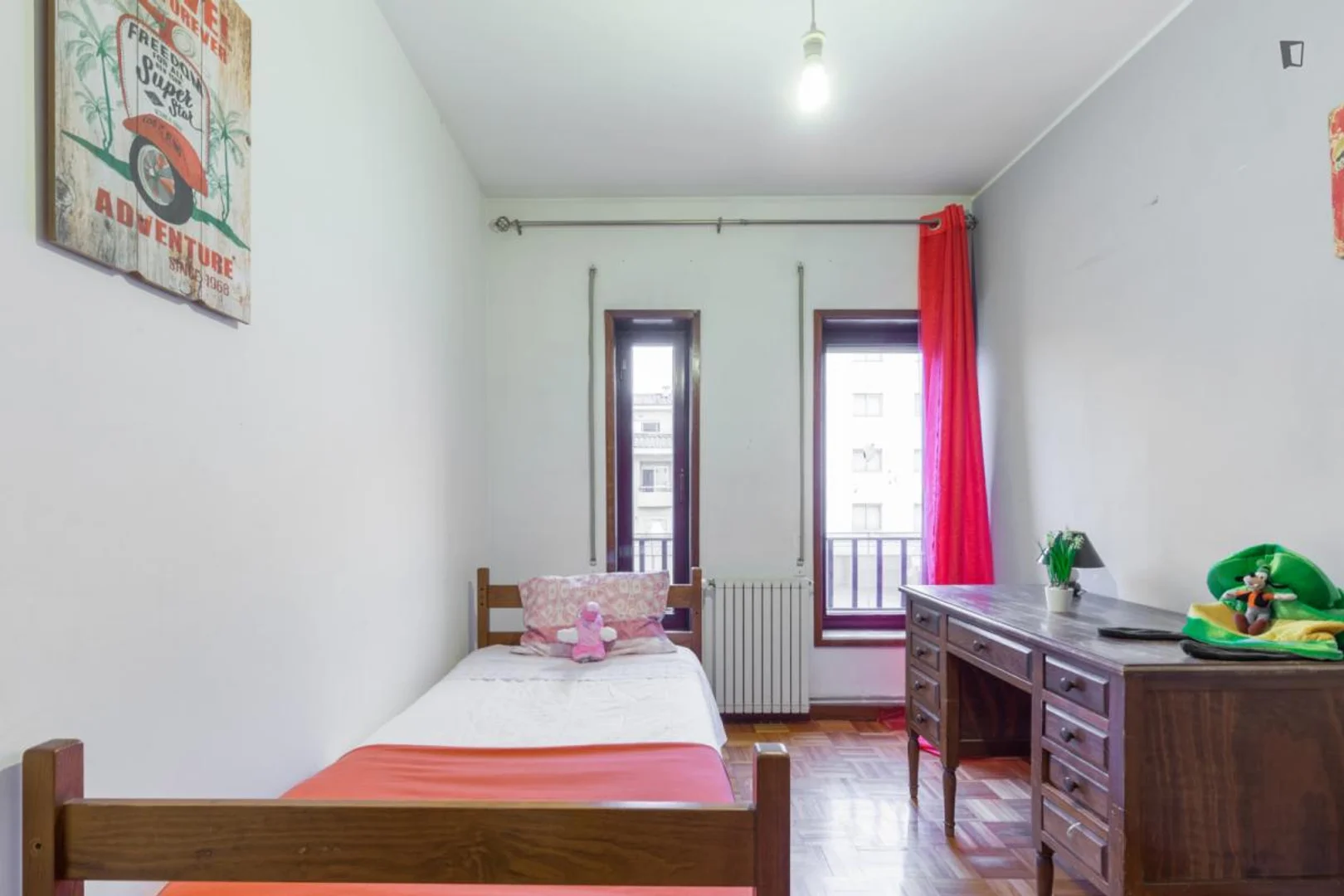 Habitación estudiantil económica con ubicación conveniente en 