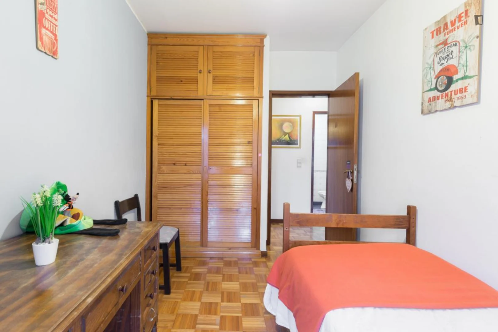 Habitación asequible para estudiantes con buena iluminación en 