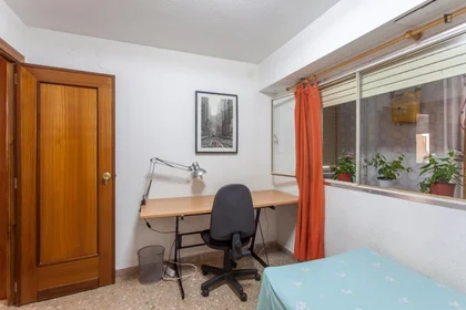 Privatzimmer in der Carrer de Guillem de Castro, bild 27 von 44