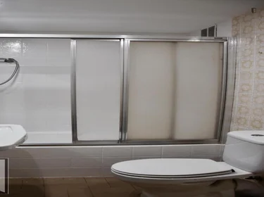 Stanza privata in Carrer del Doctor Moliner, immagine 10 di 18