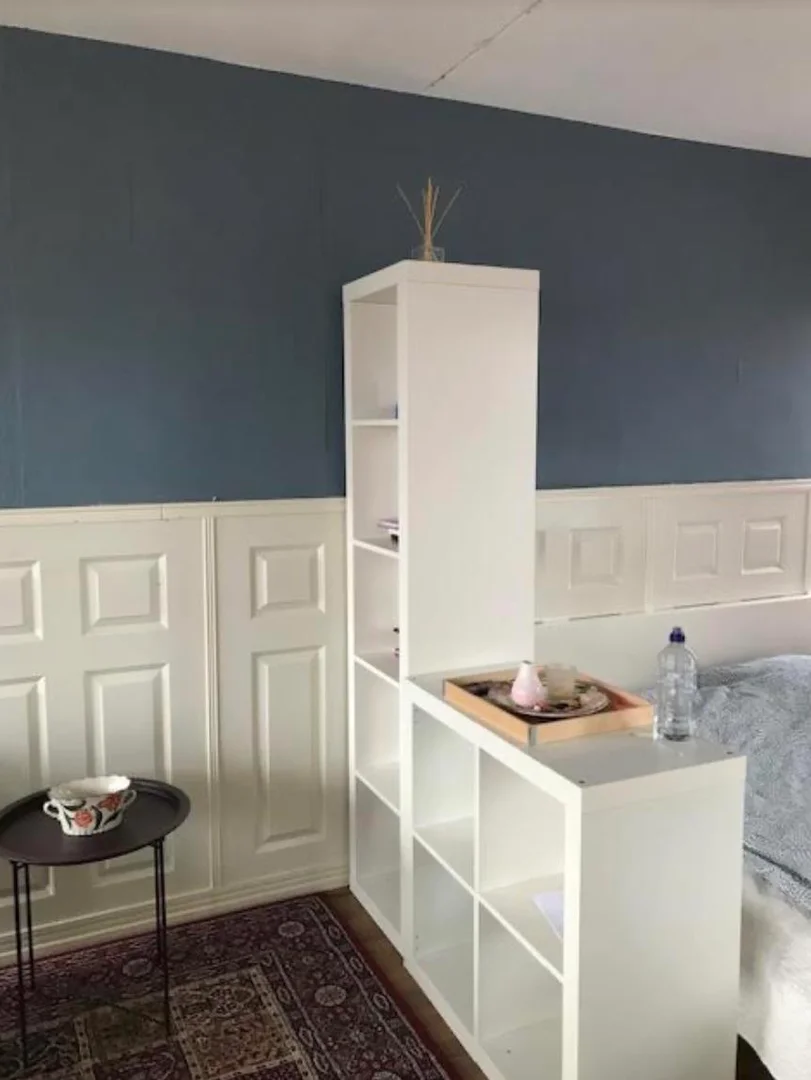 Habitación estudiantil económica cerca del campus en 
