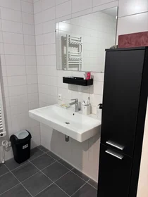 Private room at Diepeveenstraat, image 1 of 9