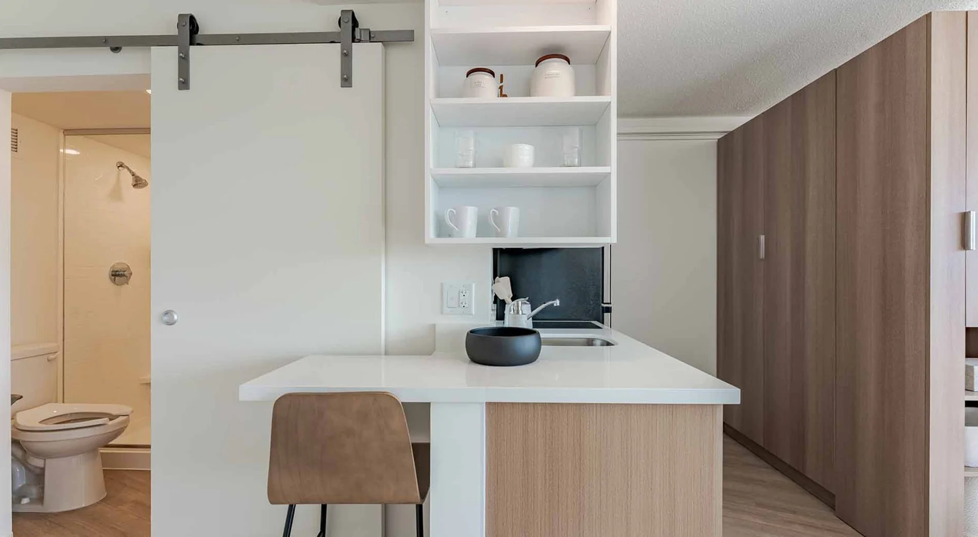 Studio d'étudiant minimaliste dans  avec agencement efficace