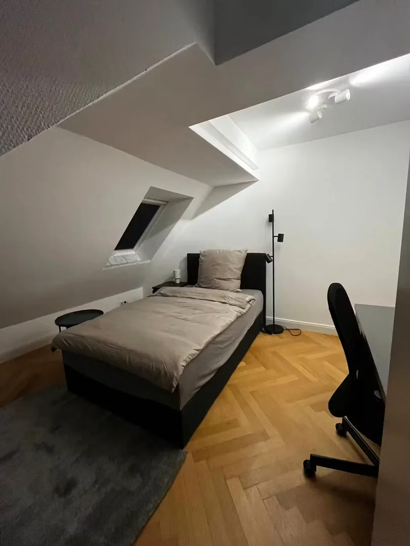 Chambre d'étudiant fonctionnelle parfaite pour étudier dans