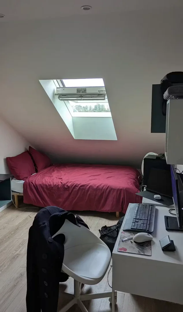 Habitación para estudiantes en  con área de estudio y facilidades compartidas