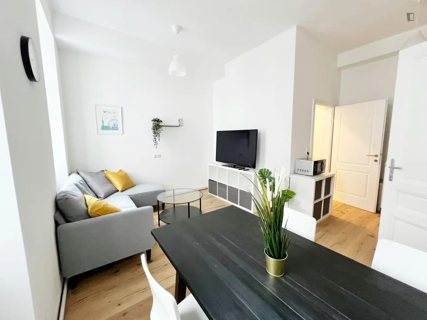Room for rent in student apartment in , fully furnished