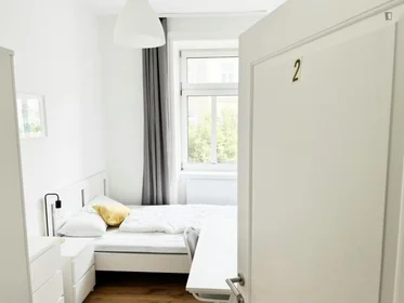 Private room at Arnezhoferstraße, image 5 of 17