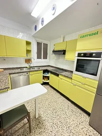 Chambre privée à Carrer del Cardenal Cervantes, image 2 de 5