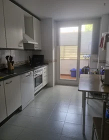Quarto privado em Calle Picasso 12, Pozuelo de Alarcón, imagem 6 de 8