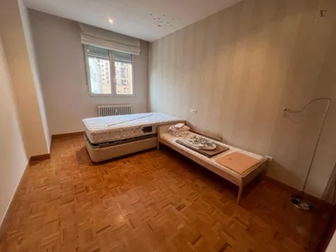 Habitación privada en Av. Cantabria, imagen 1 de 20
