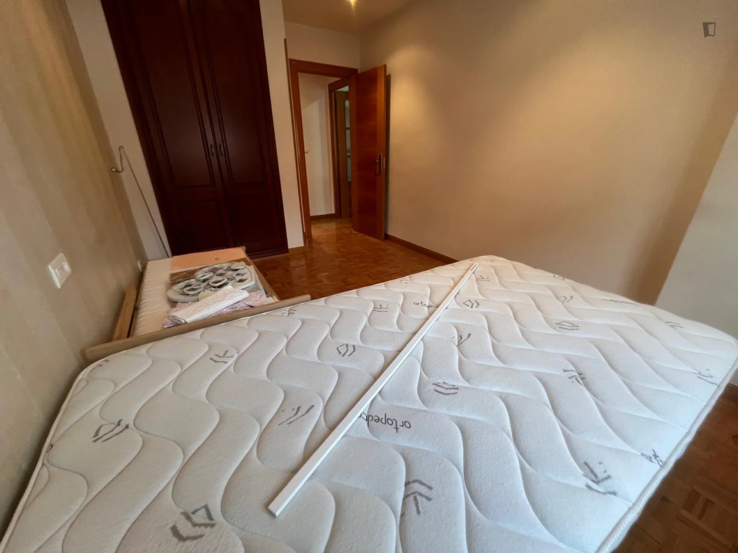 Habitación estudiantil económica cerca del campus en 
