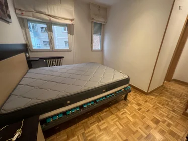 Habitación privada en Av. Cantabria, imagen 1 de 25