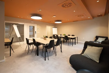 Studio en résidence à C. Fernando Población 2-22, image 12 de 12