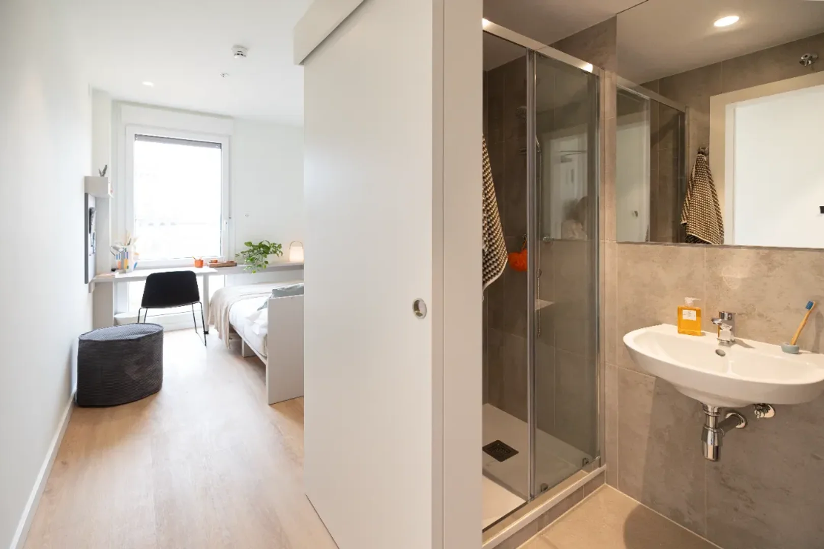 Habitación en apartamento estudiantil en alquiler en , completamente amueblado