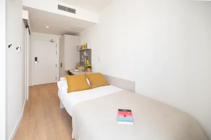 Habitación privada en residencia en Carrer Benieu, 4. Poblados del Nte, imagen 1 de 10