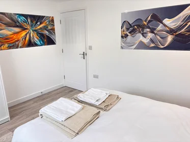 Entire apartment at Pinnocks Way, Botley, image 1 of 10