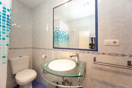 Habitación privada en Calle Carmenes de Gadeo, Albaicín, imagen 7 de 10