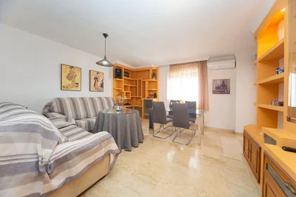 Habitación privada en Calle Carmenes de Gadeo, Albaicín, imagen 8 de 10