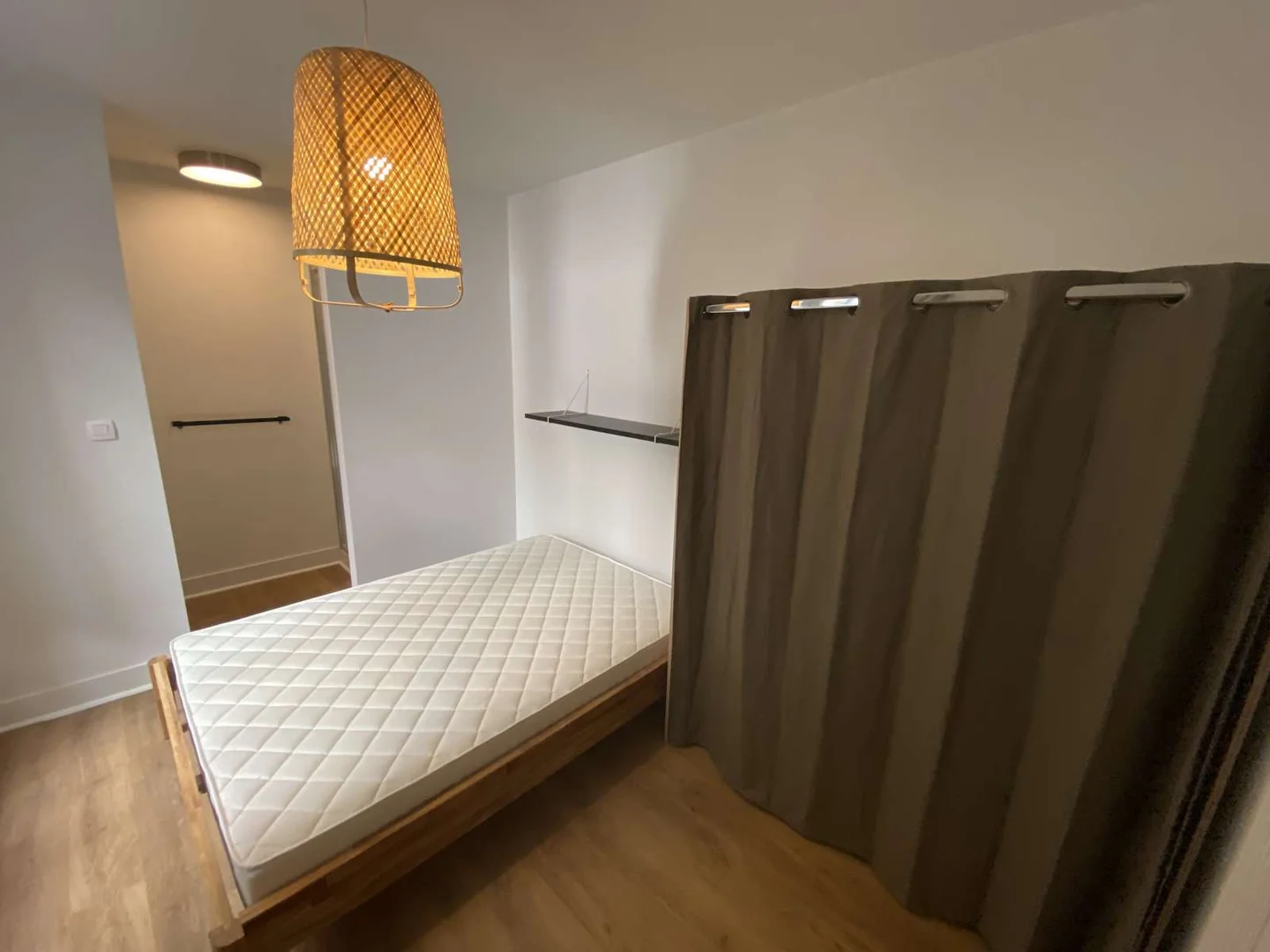 Camera accogliente per studenti disponibile a 