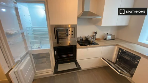 Quarto privado em Rue Froebel, imagem 16 de 19
