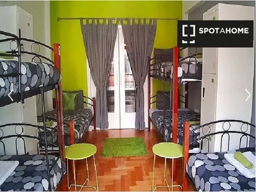 Quarto para alugar num apartamento partilhado em Atenas