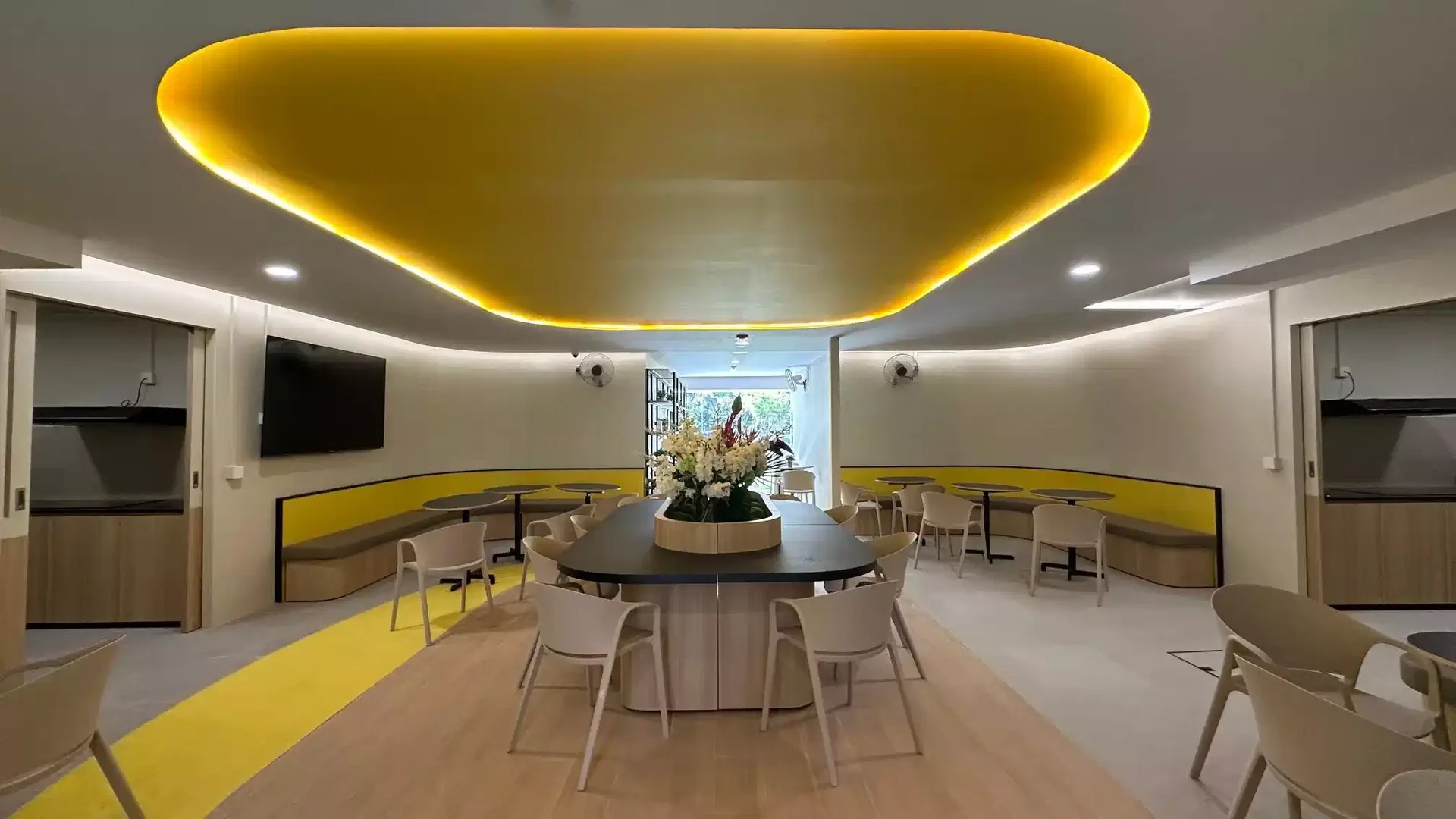 Quarto de estudante em  com área de estudo e instalações partilhadas