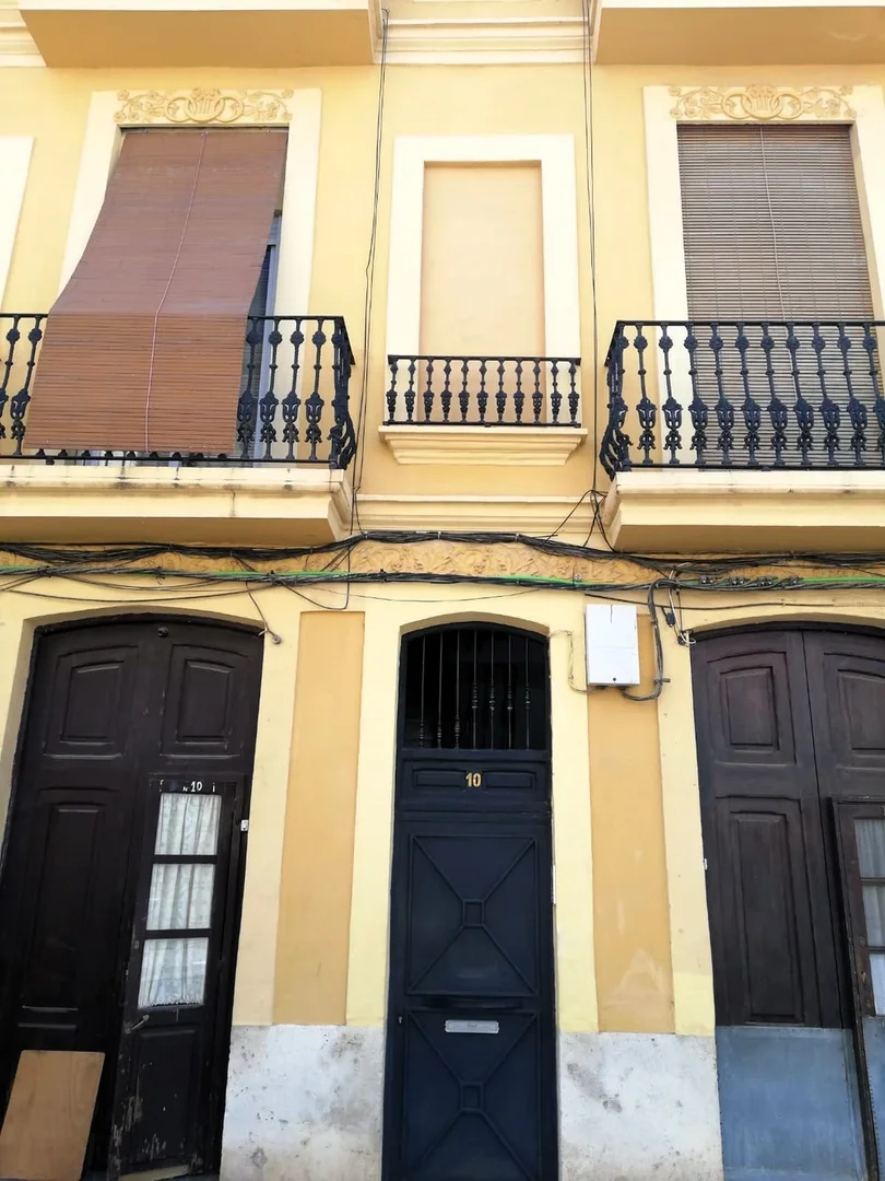 Calle Nador 10
