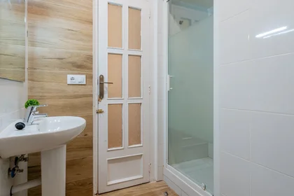 Habitación privada en Carrer d'Honorat Juan 18, imagen 25 de 46