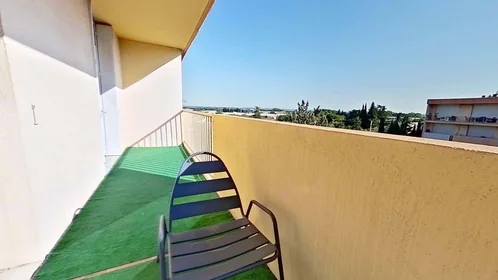 Habitación privada en 1782 Av. Georges Dayan, 30900 Nîmes, France, imagen 12 de 28