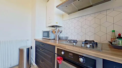 Habitación privada en 1782 Av. Georges Dayan, 30900 Nîmes, France, imagen 21 de 28