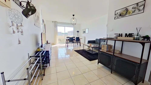 Habitación privada en 1782 Av. Georges Dayan, 30900 Nîmes, France, imagen 23 de 28