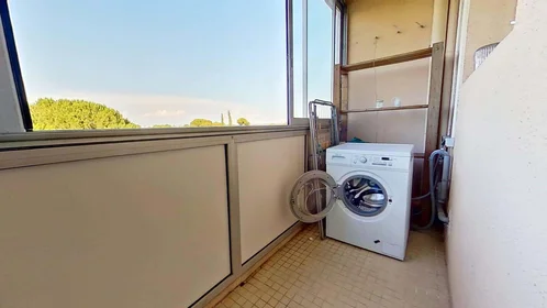 Habitación privada en 1782 Av. Georges Dayan, 30900 Nîmes, France, imagen 27 de 28