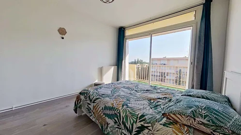 Habitación privada en 1782 Av. Georges Dayan, 30900 Nîmes, France, imagen 4 de 28