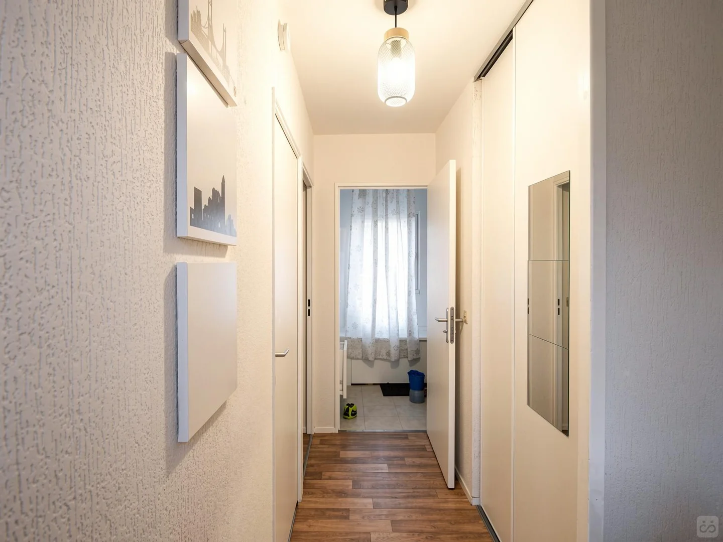 Habitación estudiantil económica cerca del campus en 